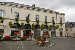 72168 loué mairie